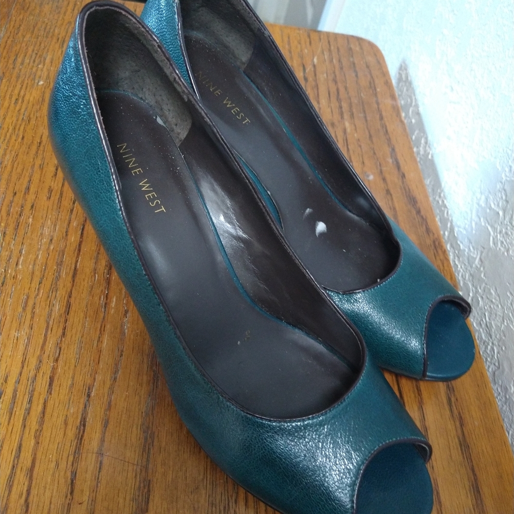 Nine West Green Wedge Open-toe Pumps 9m